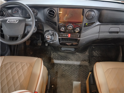 依维柯欧胜C型房车.jpg