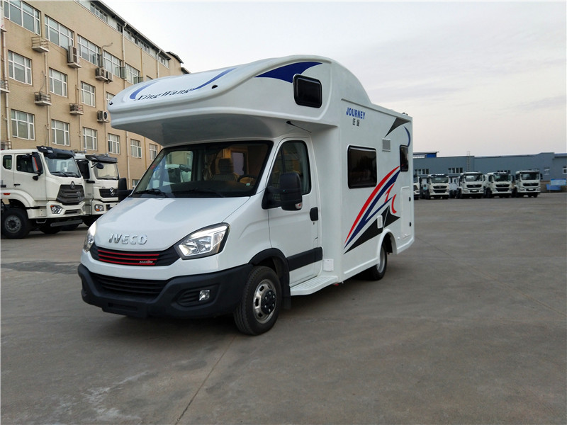 8AT依维柯欧胜C型房车07.jpg